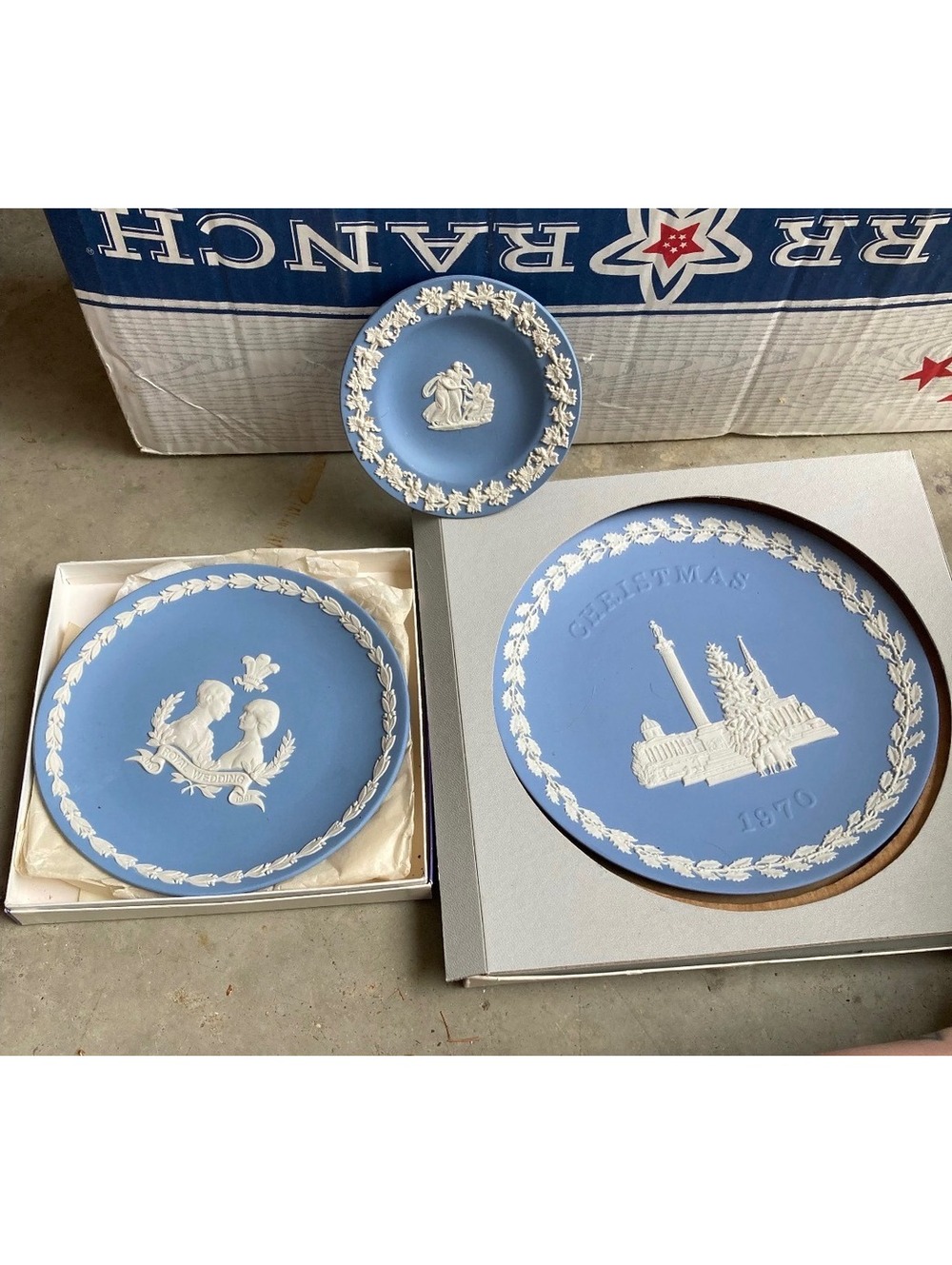 Set of 3 wedgewood stoneware plates